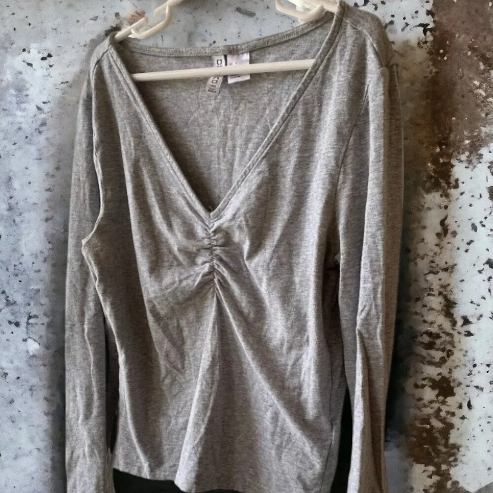 H&M Divided V-Neck Ruched Top (Junior)